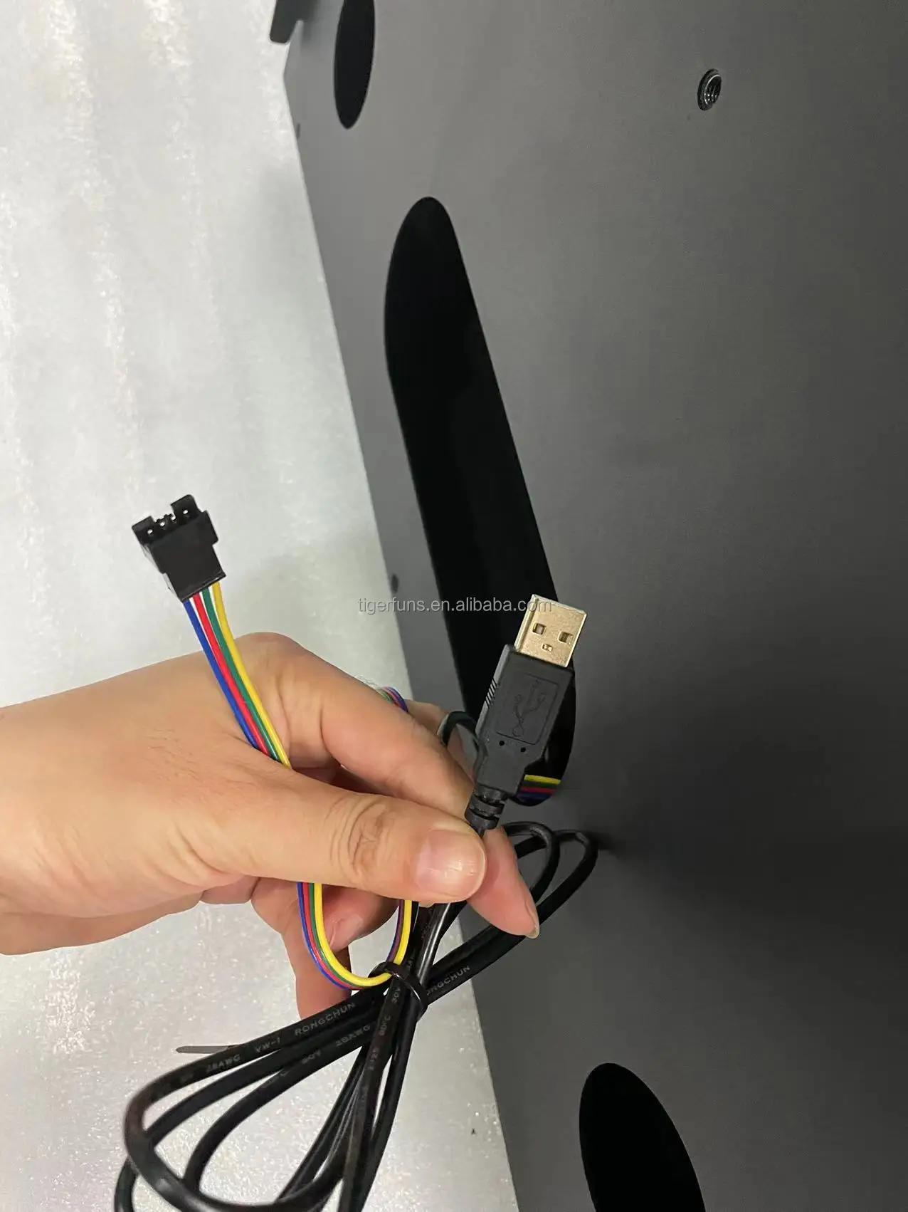 43 Inch Curved Screen Fusion 4/Fusion Link Game Cabinet with Bill Acceptor / Printer Optional for Sale